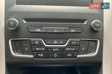 Седан Ford Fusion 2015 в 