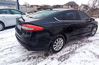 Седан Ford Fusion 2017 в 