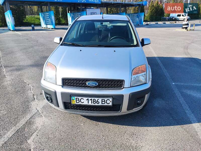 Хэтчбек Ford Fusion 2007 в Львове