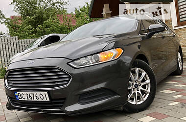 Седан Ford Fusion 2015 в Дрогобыче