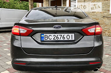 Седан Ford Fusion 2015 в Дрогобыче