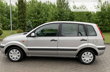 Хэтчбек Ford Fusion 2006 в 