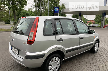 Хэтчбек Ford Fusion 2006 в 