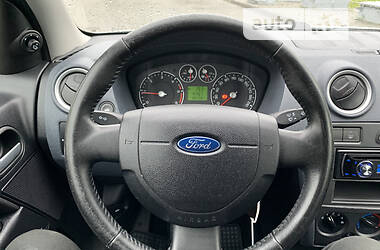Хэтчбек Ford Fusion 2006 в 