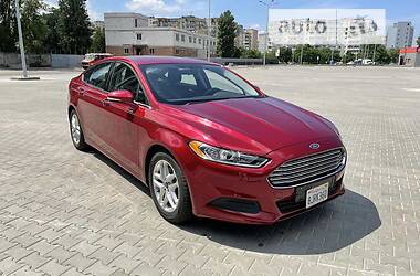 Седан Ford Fusion 2015 в 