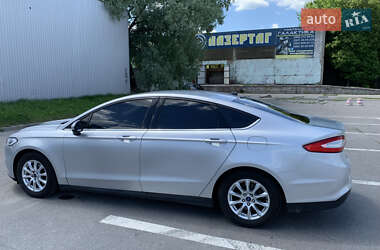 Седан Ford Fusion 2016 в 