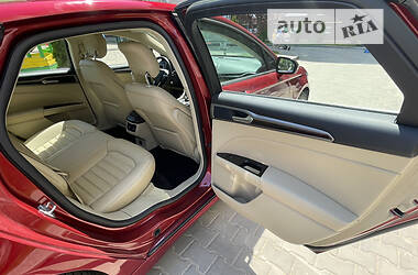 Седан Ford Fusion 2013 в 