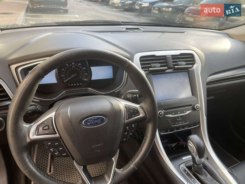 Седан Ford Fusion 2014 в Вишневому