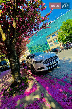 Седан Ford Fusion 2014 в 