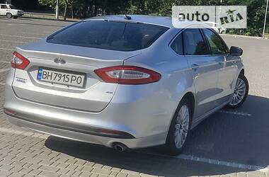 Седан Ford Fusion 2014 в 