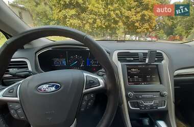 Седан Ford Fusion 2015 в 