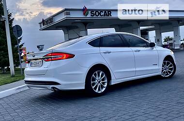 Седан Ford Fusion 2017 в 