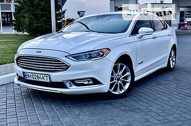 Седан Ford Fusion 2017 в 