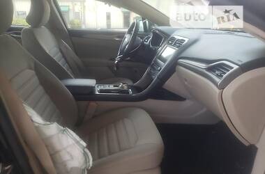 Седан Ford Fusion 2016 в 