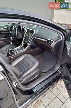 Седан Ford Fusion 2016 в 