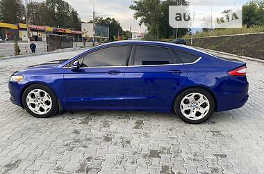 Седан Ford Fusion 2015 в 