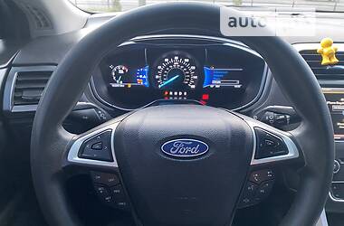 Седан Ford Fusion 2015 в 