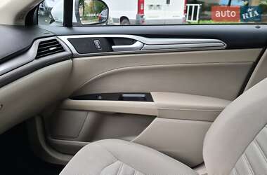 Седан Ford Fusion 2018 в Львове