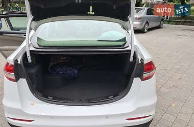 Седан Ford Fusion 2018 в 