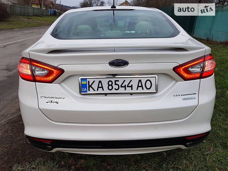 Седан Ford Fusion 2015 в Обухові