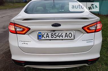 Седан Ford Fusion 2015 в 