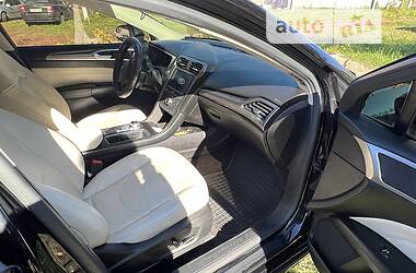 Седан Ford Fusion 2016 в 