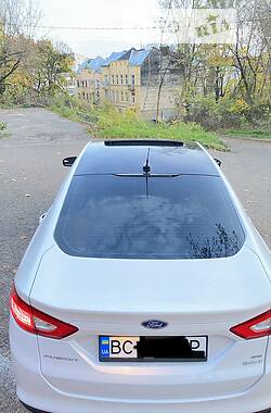 Седан Ford Fusion 2014 в Львові