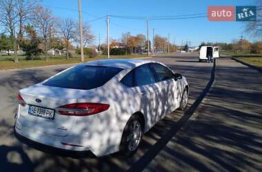 Седан Ford Fusion 2019 в 
