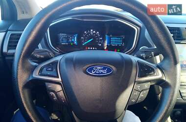 Седан Ford Fusion 2019 в 