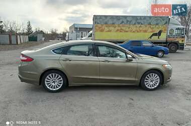 Седан Ford Fusion 2012 в 