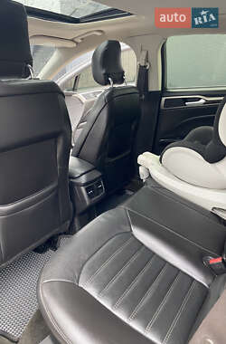 Седан Ford Fusion 2013 в 