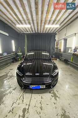 Седан Ford Fusion 2015 в 