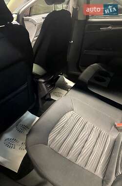 Седан Ford Fusion 2015 в 