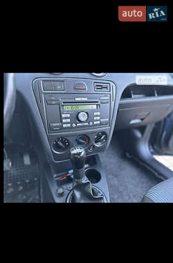 Хэтчбек Ford Fusion 2009 в 