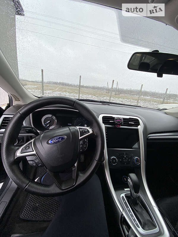 Седан Ford Fusion 2013 в Звягеле
