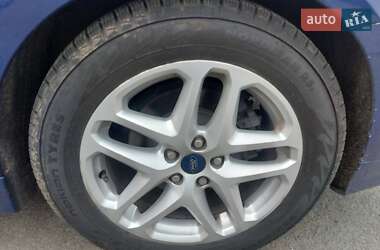 Седан Ford Fusion 2014 в Черкасах