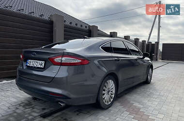 Седан Ford Fusion 2013 в 