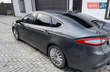 Седан Ford Fusion 2013 в 
