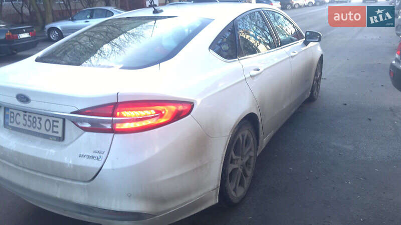 Седан Ford Fusion 2018 в Львові