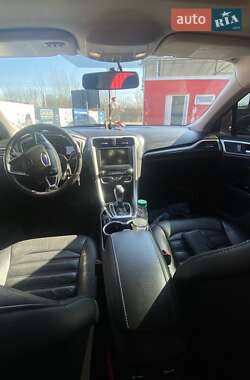 Седан Ford Fusion 2016 в Бродах