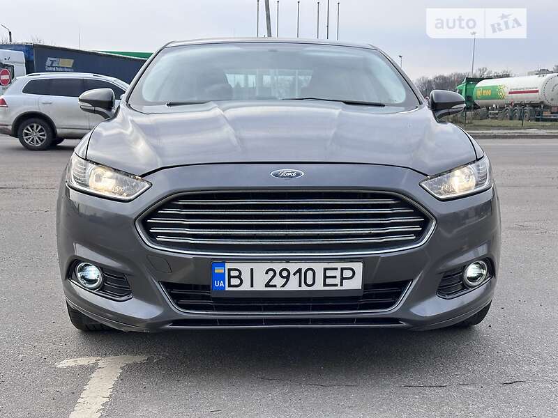 Седан Ford Fusion 2015 в 