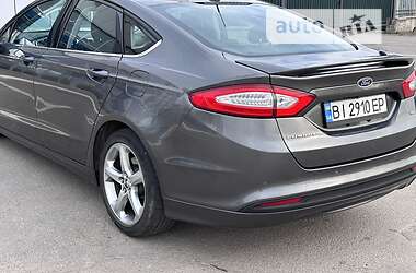 Седан Ford Fusion 2015 в 