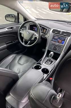 Седан Ford Fusion 2012 в 