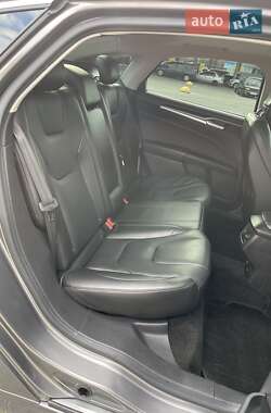 Седан Ford Fusion 2012 в 