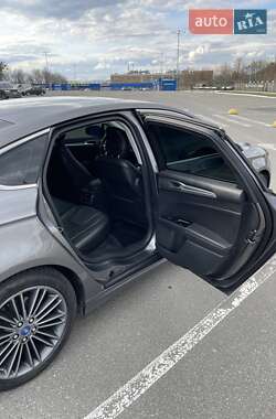 Седан Ford Fusion 2012 в 