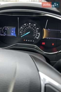 Седан Ford Fusion 2012 в 