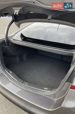 Седан Ford Fusion 2012 в 