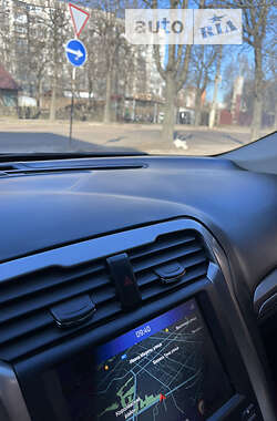 Седан Ford Fusion 2016 в 