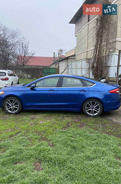 Седан Ford Fusion 2017 в 
