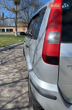 Хэтчбек Ford Fusion 2004 в Виннице